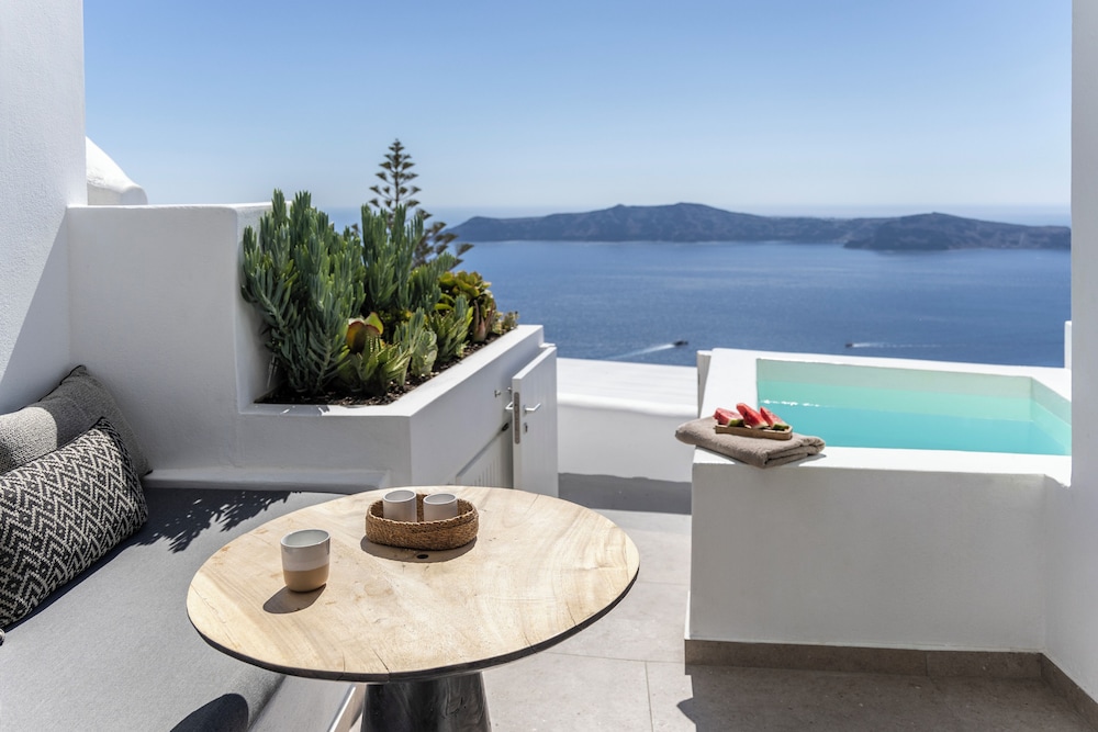LUKAS Aethereal Living — Swimming pool in Imerovigli, South Aegean