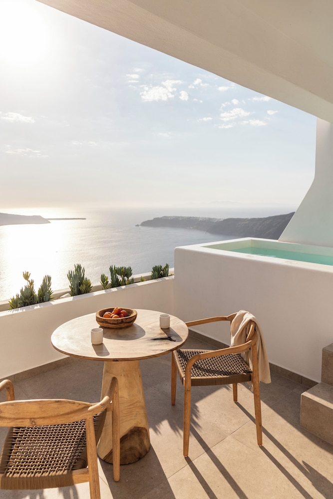 LUKAS Aethereal Living — Hotel rooms in Imerovigli, South Aegean