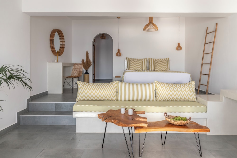 LUKAS Aethereal Living — Hotel rooms in Imerovigli, South Aegean
