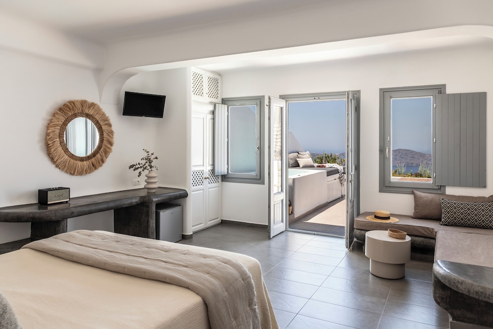 LUKAS Aethereal Living — Hotel rooms in Imerovigli, South Aegean