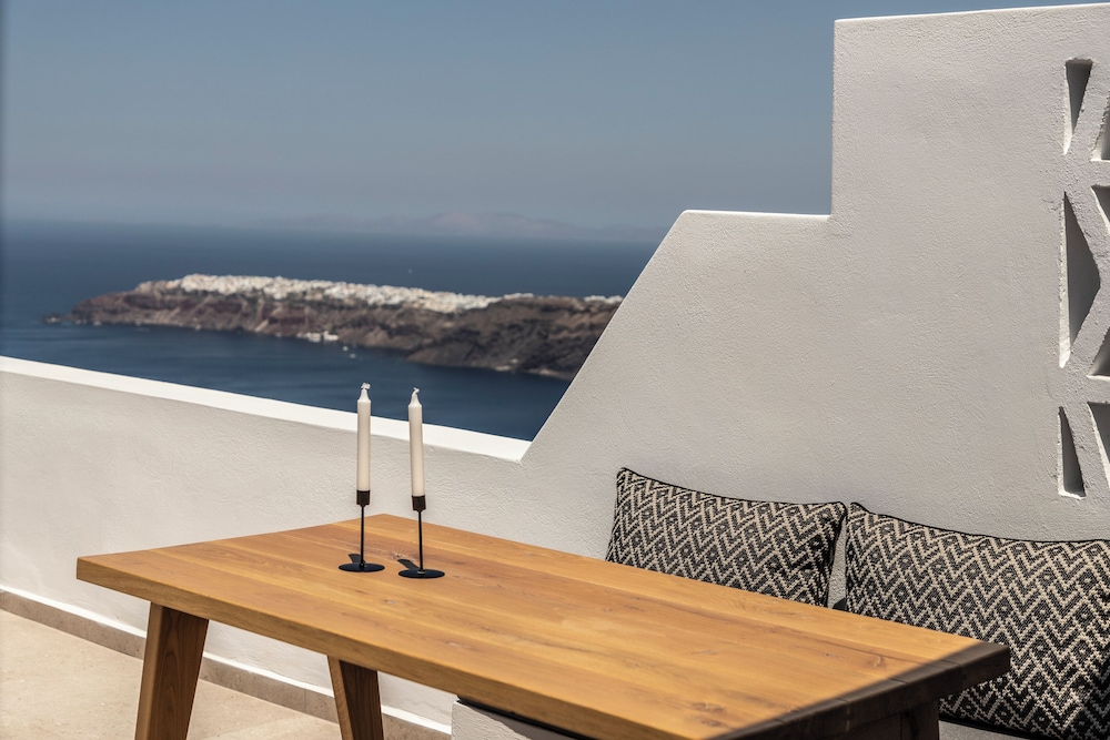LUKAS Aethereal Living — Restaurant & bars in Imerovigli, South Aegean