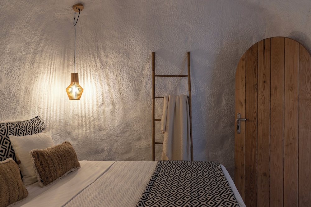 LUKAS Aethereal Living — Hotel rooms in Imerovigli, South Aegean