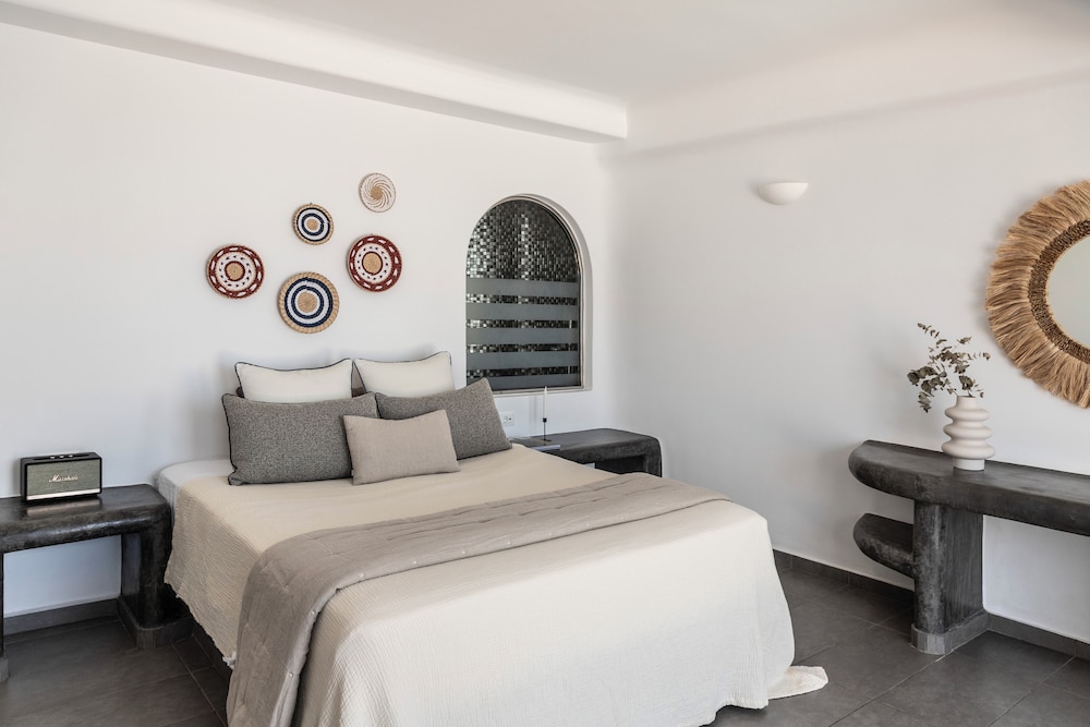 LUKAS Aethereal Living — Hotel rooms in Imerovigli, South Aegean