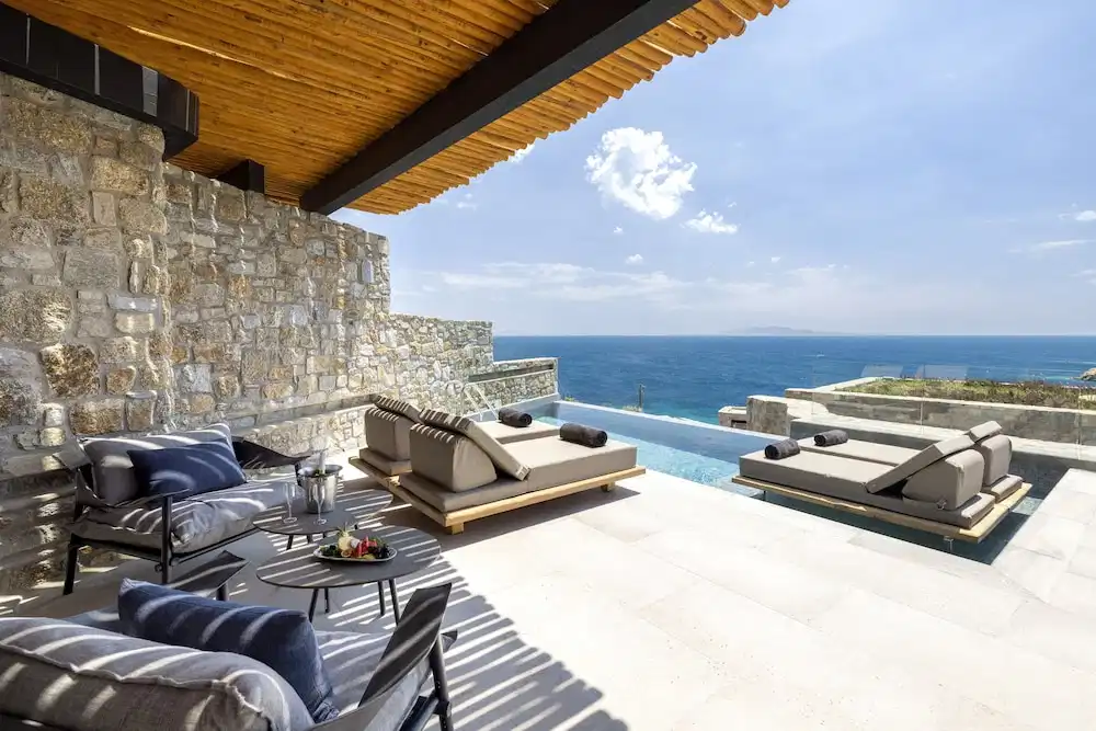 Tropicana Suites & Villas — Swimming pool in Plati Gialos, South Aegean