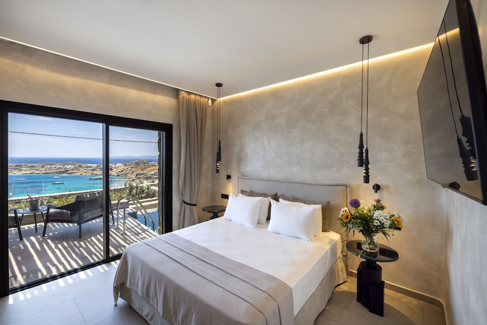 Tropicana Suites & Villas — Hotel rooms in Plati Gialos, South Aegean
