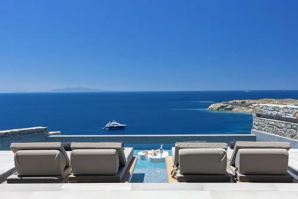Tropicana Suites & Villas — Swimming pool in Plati Gialos, South Aegean