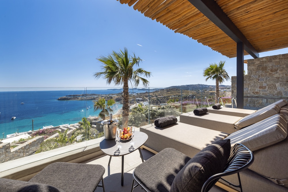 Tropicana Suites & Villas — Hotel rooms in Plati Gialos, South Aegean