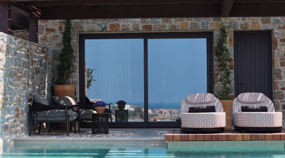 Tropicana Suites & Villas — Hotel rooms in Plati Gialos, South Aegean