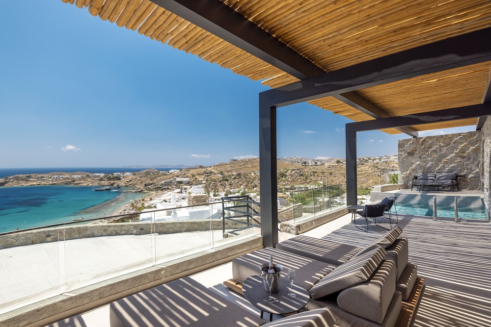 Tropicana Suites & Villas — Hotel rooms in Plati Gialos, South Aegean