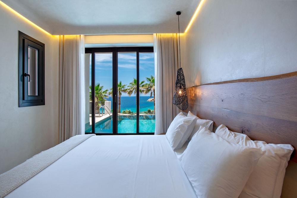 Tropicana Suites & Villas — Hotel rooms in Plati Gialos, South Aegean