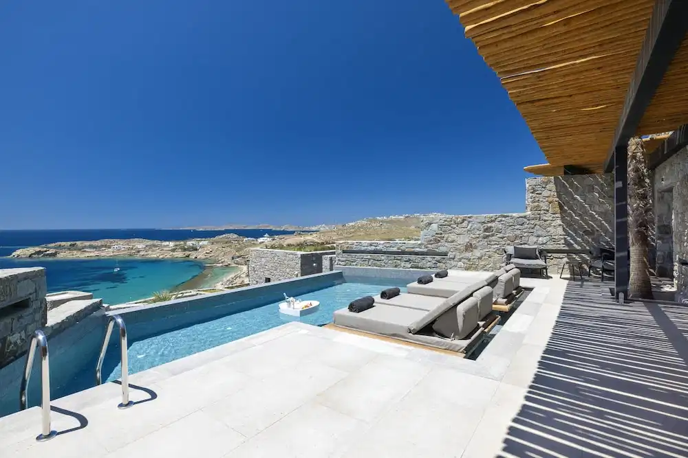 Tropicana Suites & Villas — Swimming pool in Plati Gialos, South Aegean