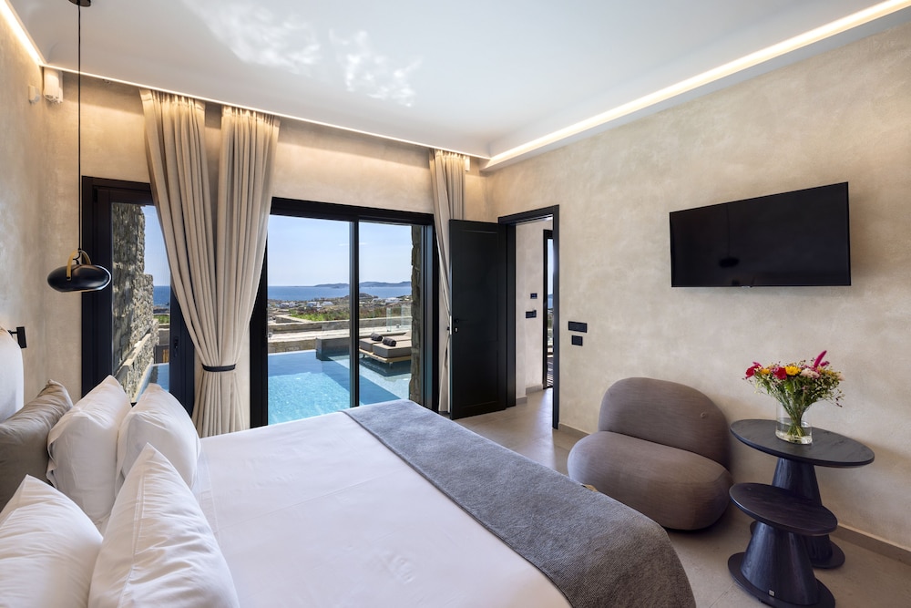 Tropicana Suites & Villas — Hotel rooms in Plati Gialos, South Aegean