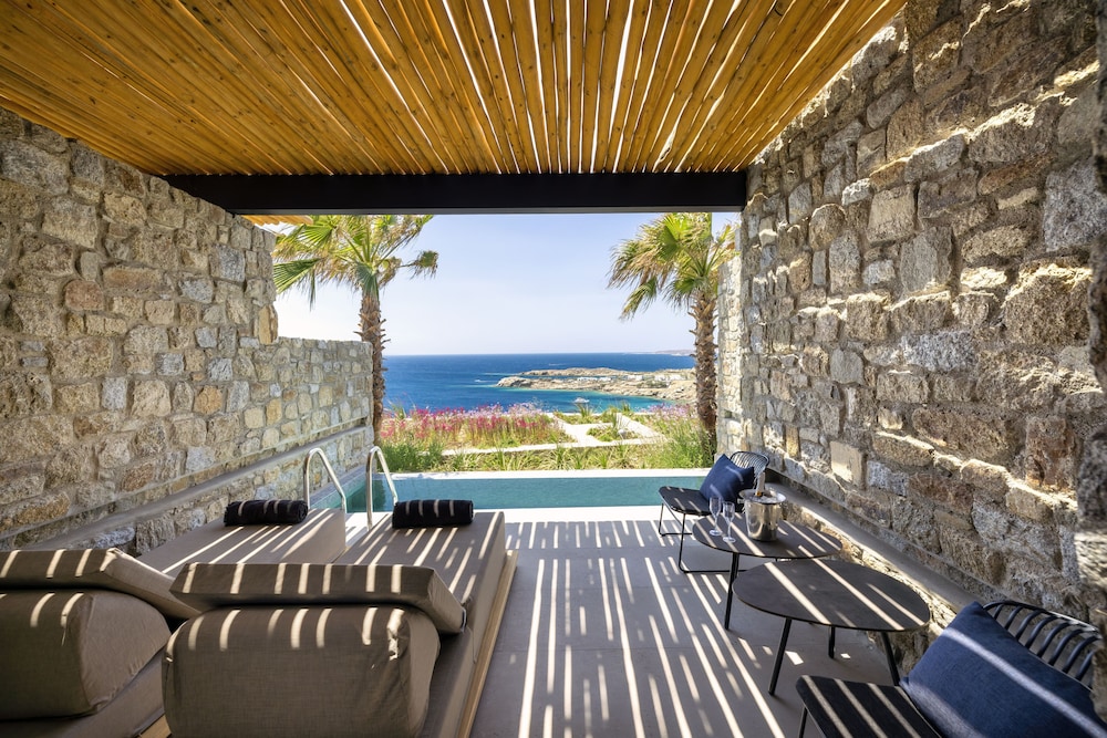 Tropicana Suites & Villas — Hotel rooms in Plati Gialos, South Aegean