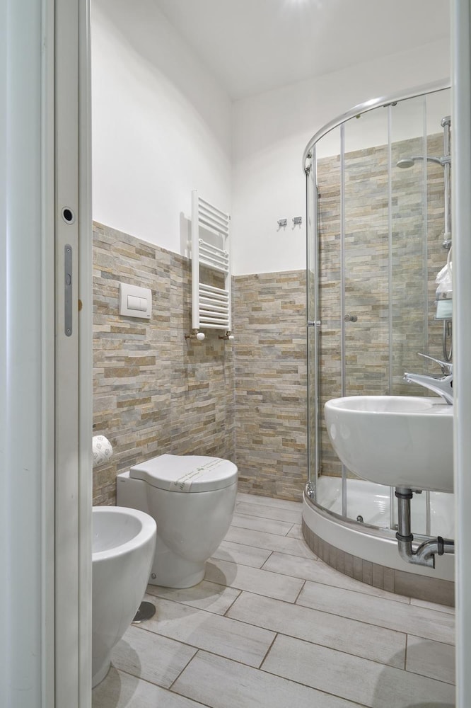 Vatican's Roof — Hotel rooms in Rome, Lazio