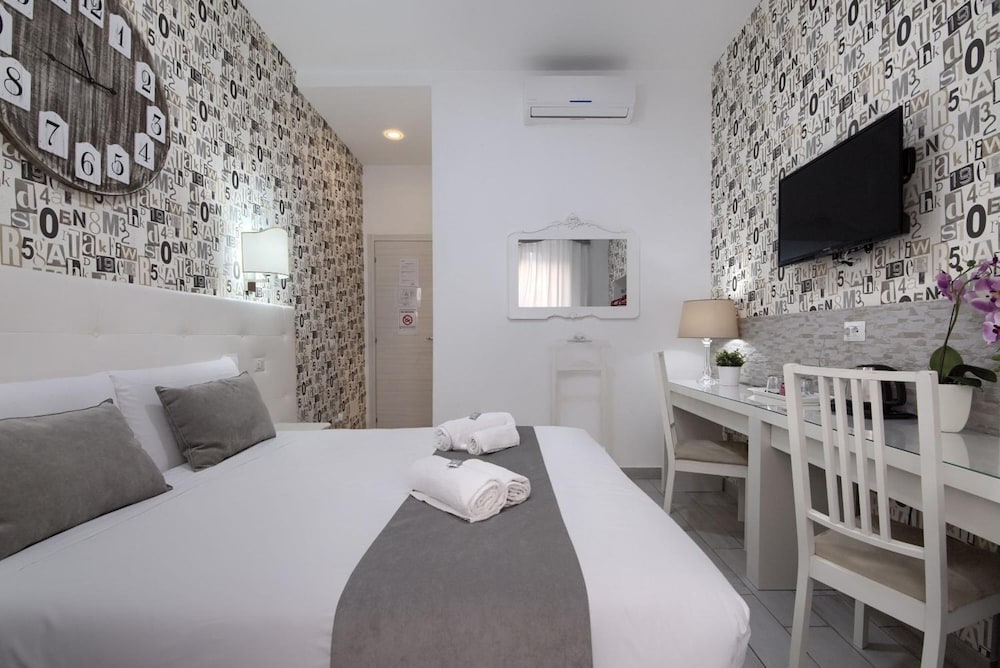Vatican's Roof — Hotel rooms in Rome, Lazio