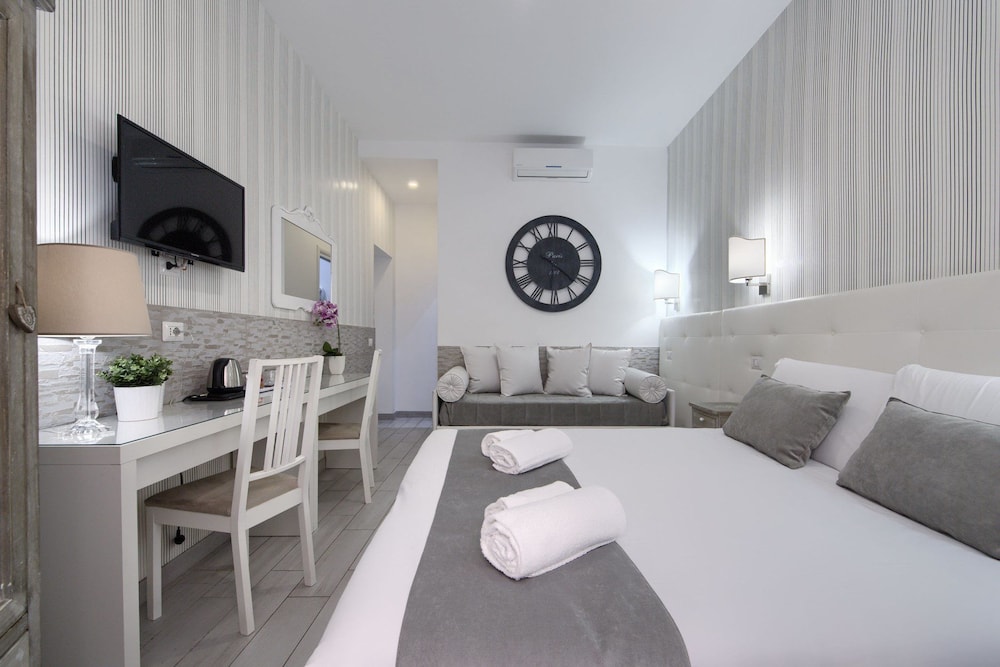 Vatican's Roof — Hotel rooms in Rome, Lazio