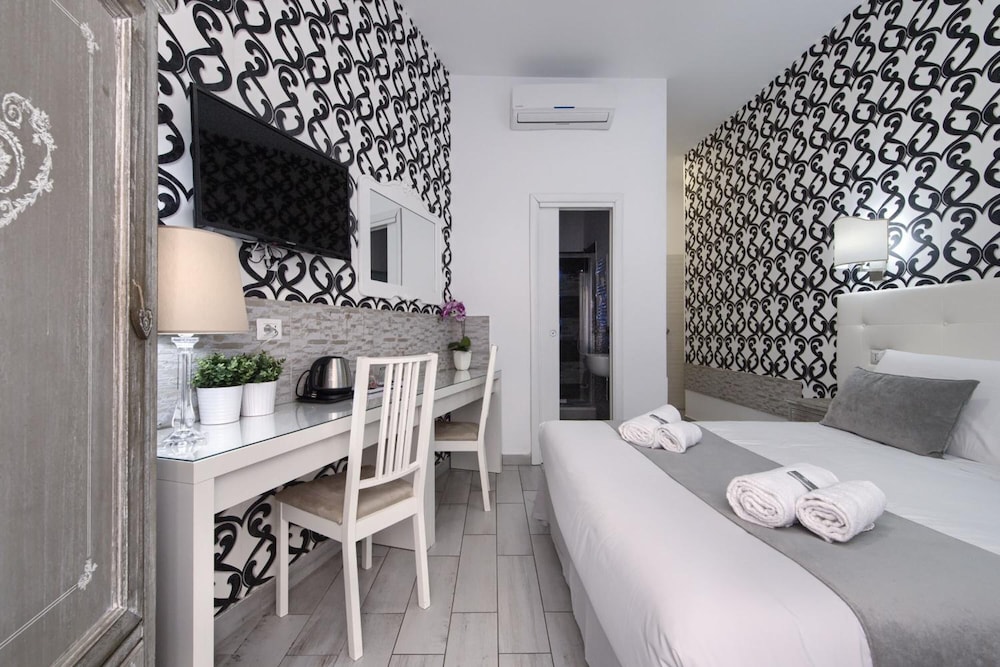 Vatican's Roof — Hotel rooms in Rome, Lazio