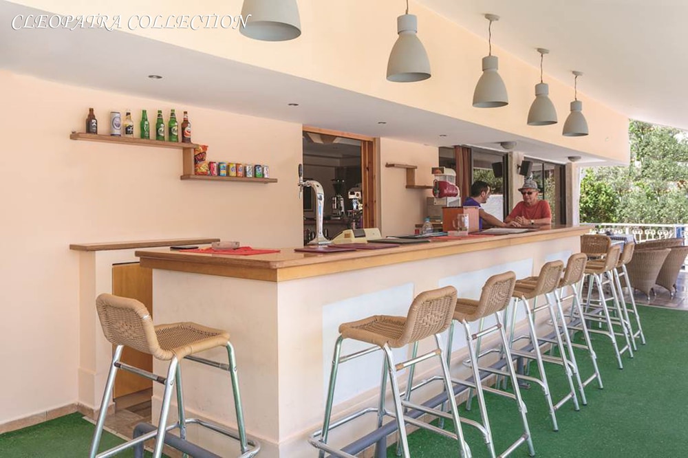Cleopatra Classic Hotel — Restaurant & bars in Kardamena, South Aegean