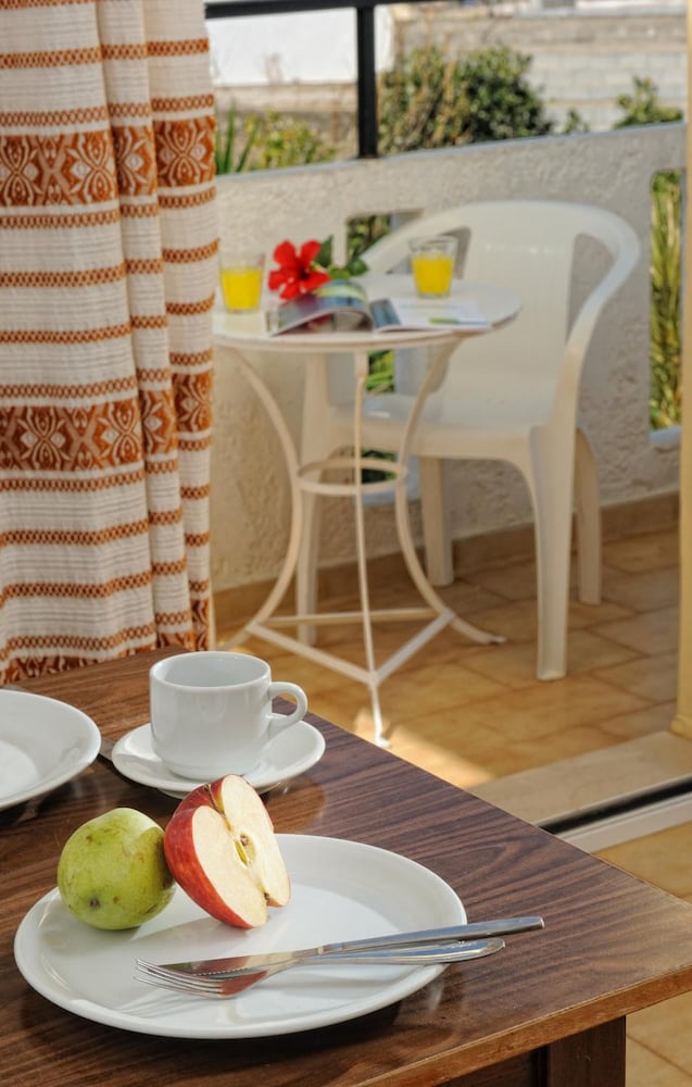 Stelios Residence Apartments — Hotel rooms in Malia