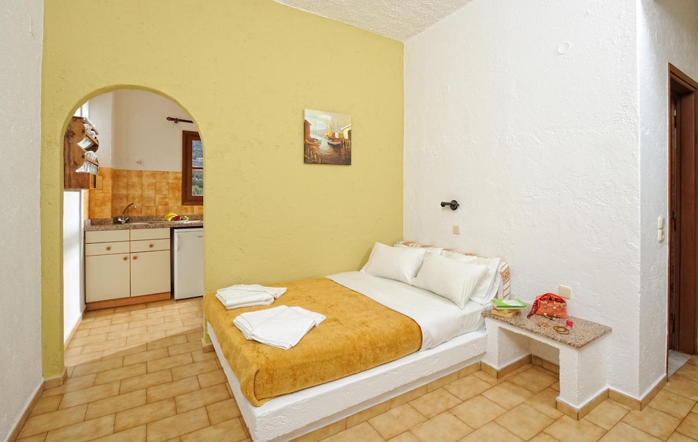 Stelios Residence Apartments — Hotel rooms in Malia