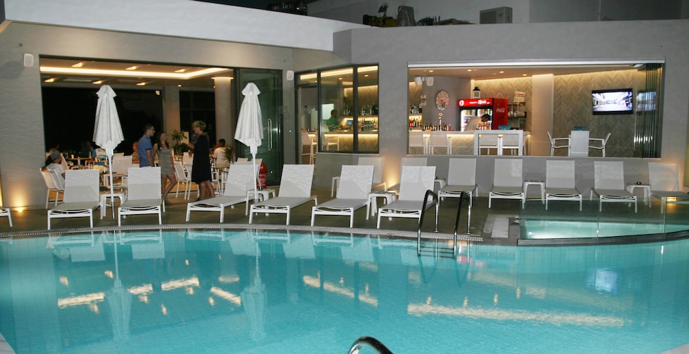 Agrelli Hotel — Swimming pool in Kardamena, South Aegean