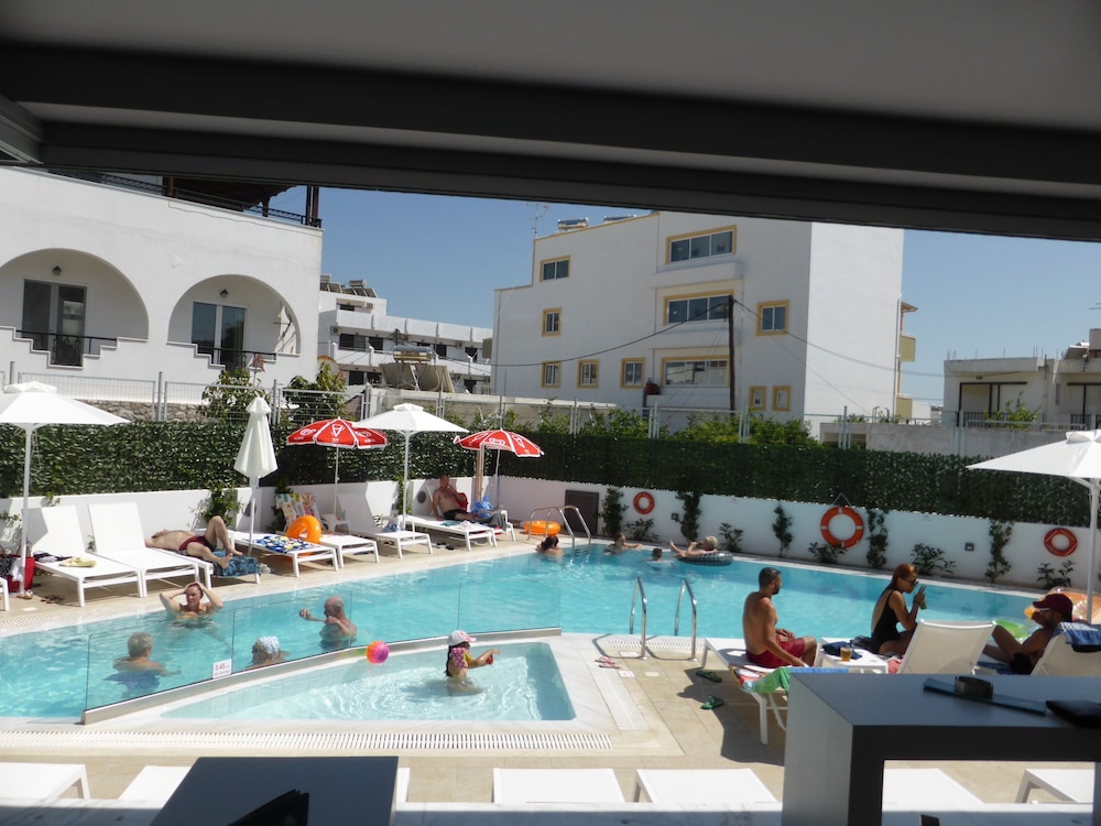 Agrelli Hotel — Swimming pool in Kardamena, South Aegean