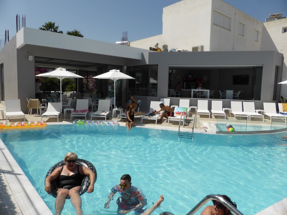 Agrelli Hotel — Swimming pool in Kardamena, South Aegean