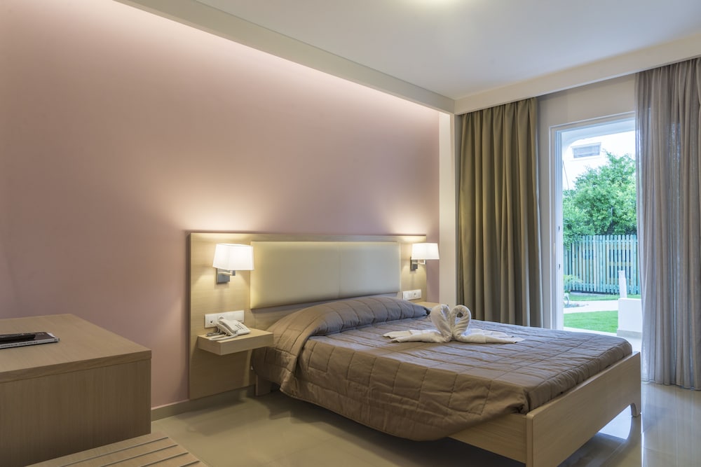 Agrelli Hotel — Hotel rooms in Kardamena, South Aegean