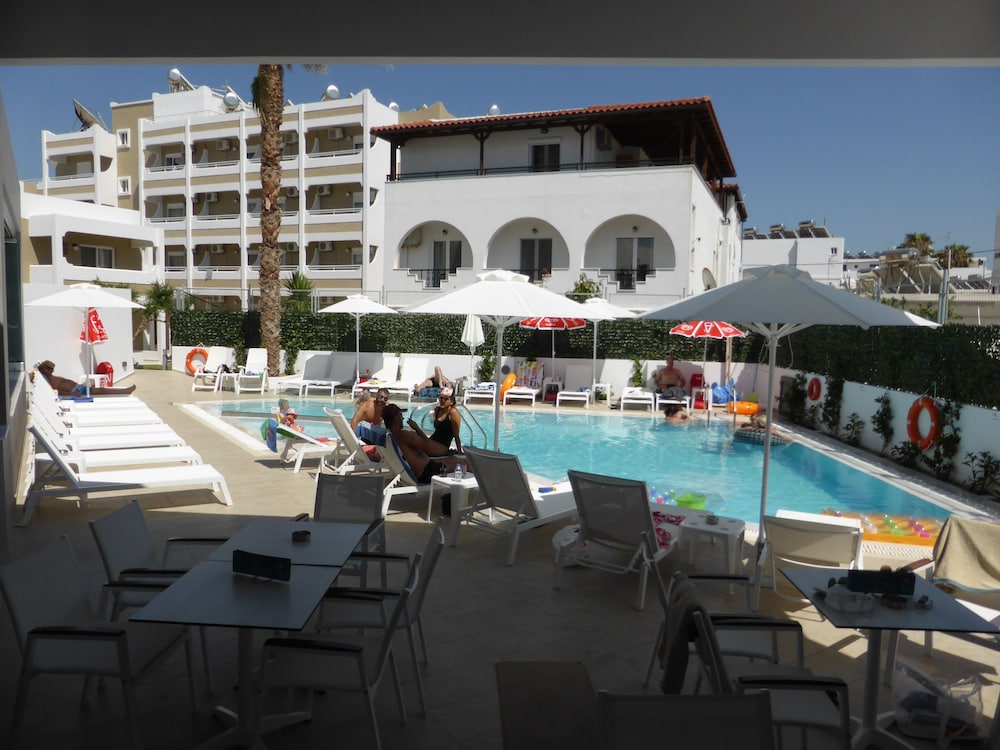 Agrelli Hotel — Swimming pool in Kardamena, South Aegean