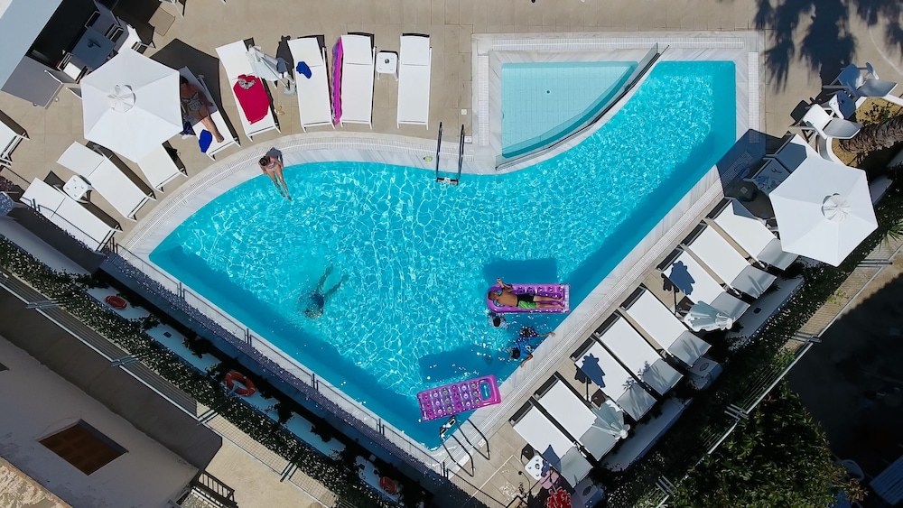 Agrelli Hotel — Swimming pool in Kardamena, South Aegean