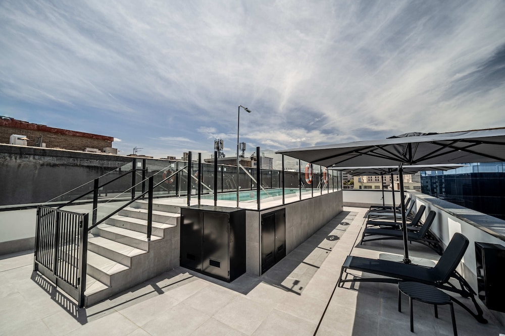 ITC Madrid by Soho Boutique — Swimming pool in Madrid, Community of Madrid
