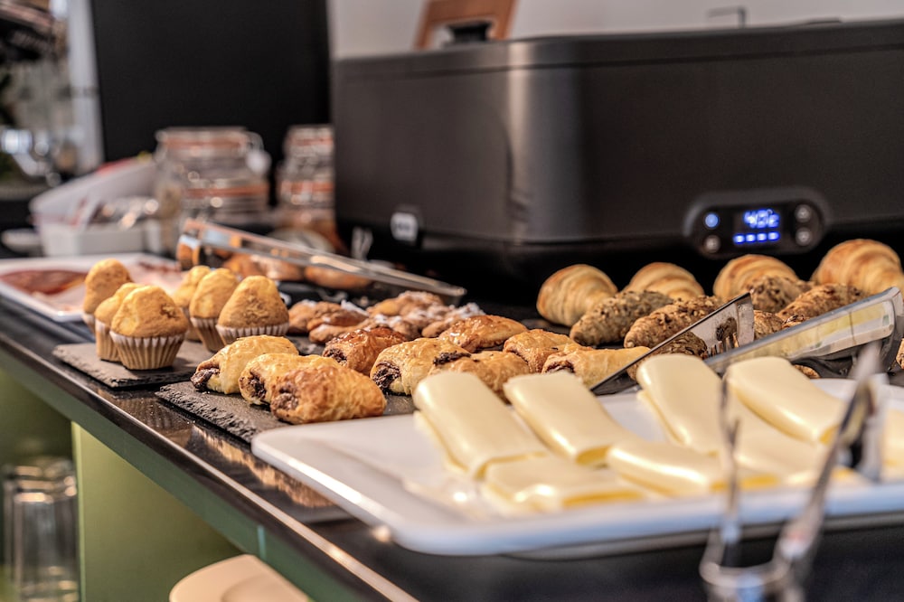 ITC Madrid by Soho Boutique — Restaurant & bars in Madrid, Community of Madrid