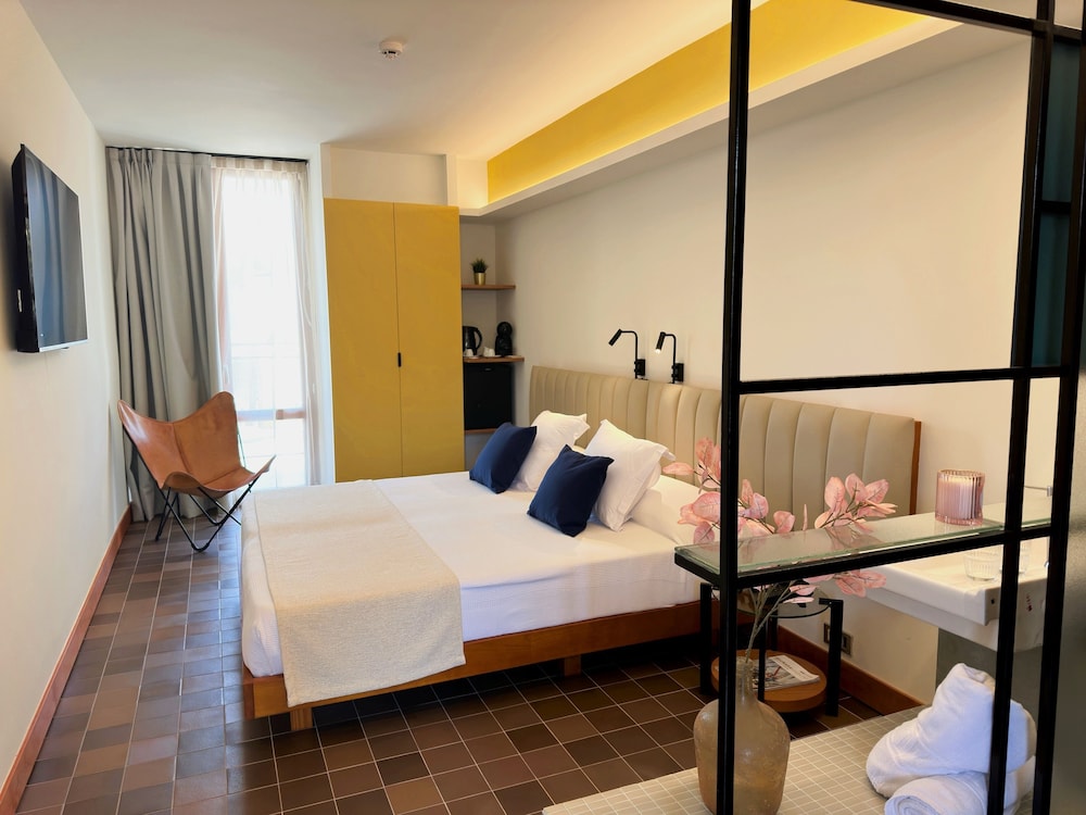 Hotel SunClub CalaVinya — Hotel rooms in Salou, Catalonia