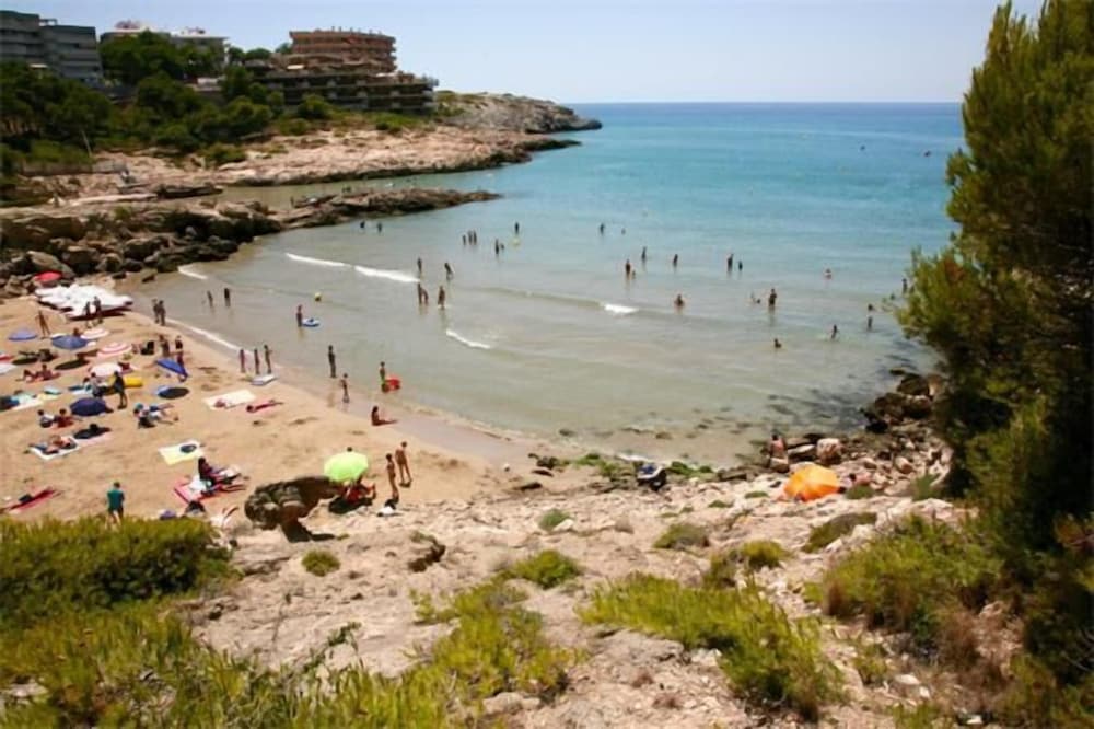 Hotel SunClub CalaVinya — Beach in Salou, Catalonia