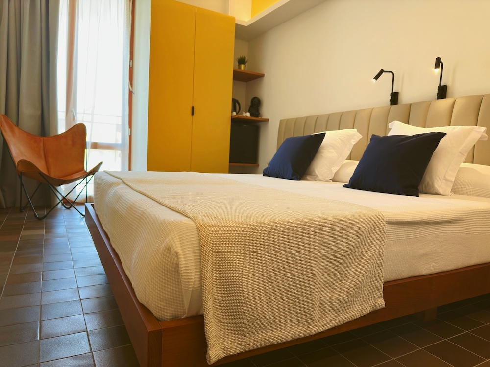 Hotel SunClub CalaVinya — Hotel rooms in Salou, Catalonia
