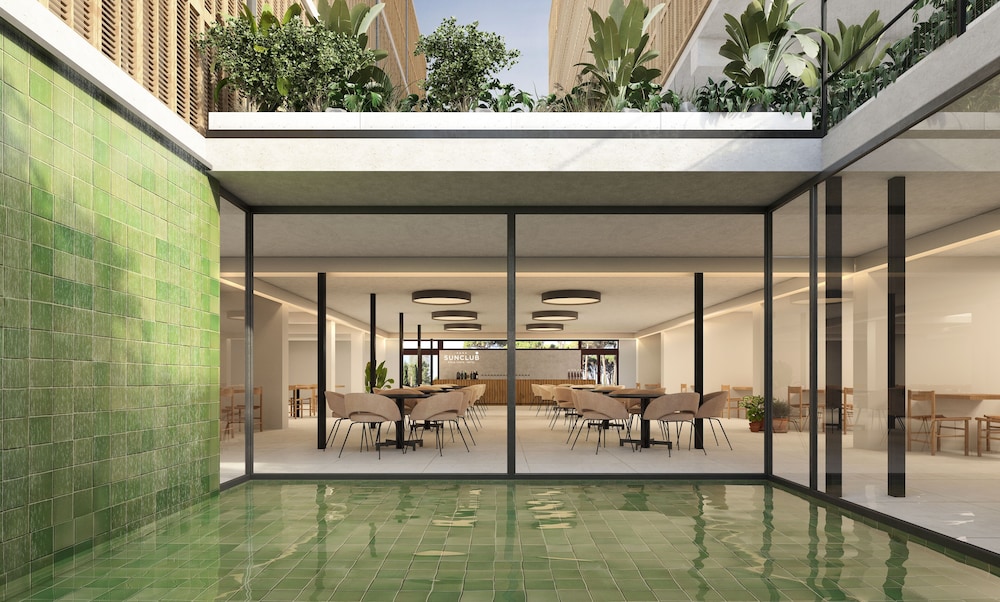 Hotel SunClub CalaVinya — Restaurant & bars in Salou, Catalonia