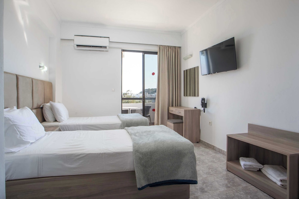 Butterfly Studios — Hotel rooms in Faliraki, South Aegean