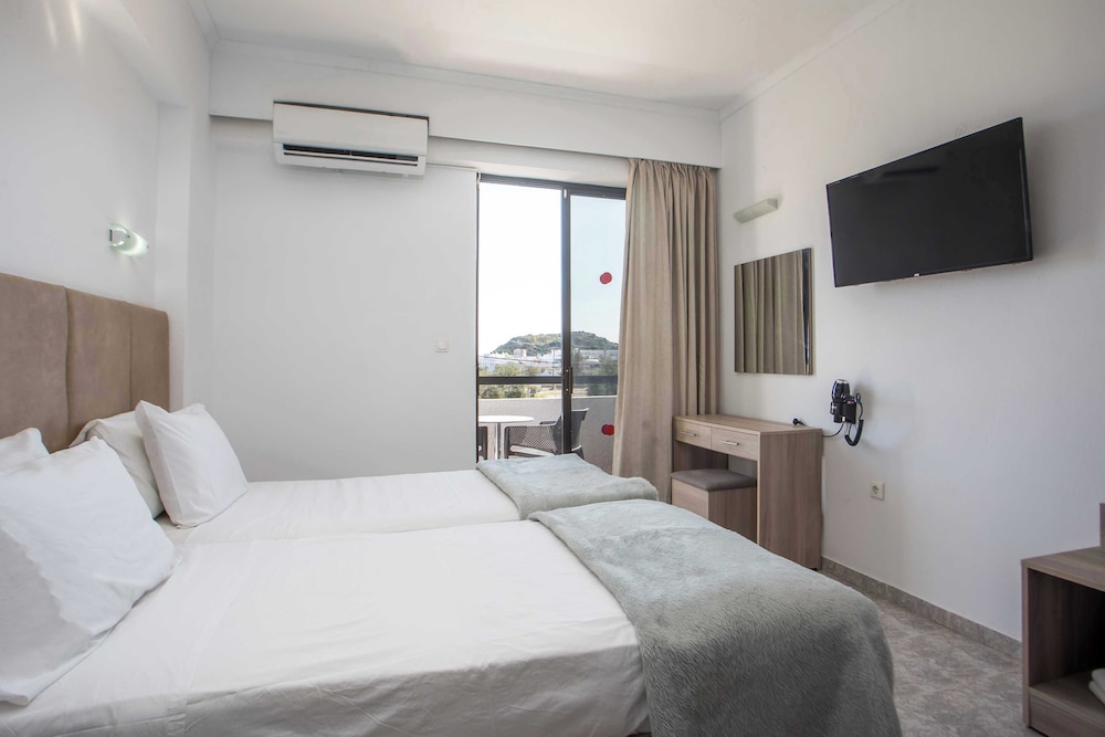 Butterfly Studios — Hotel rooms in Faliraki, South Aegean