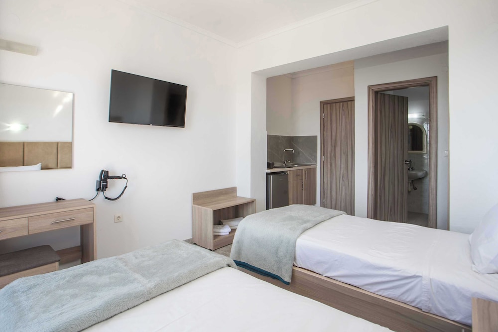 Butterfly Studios — Hotel rooms in Faliraki, South Aegean