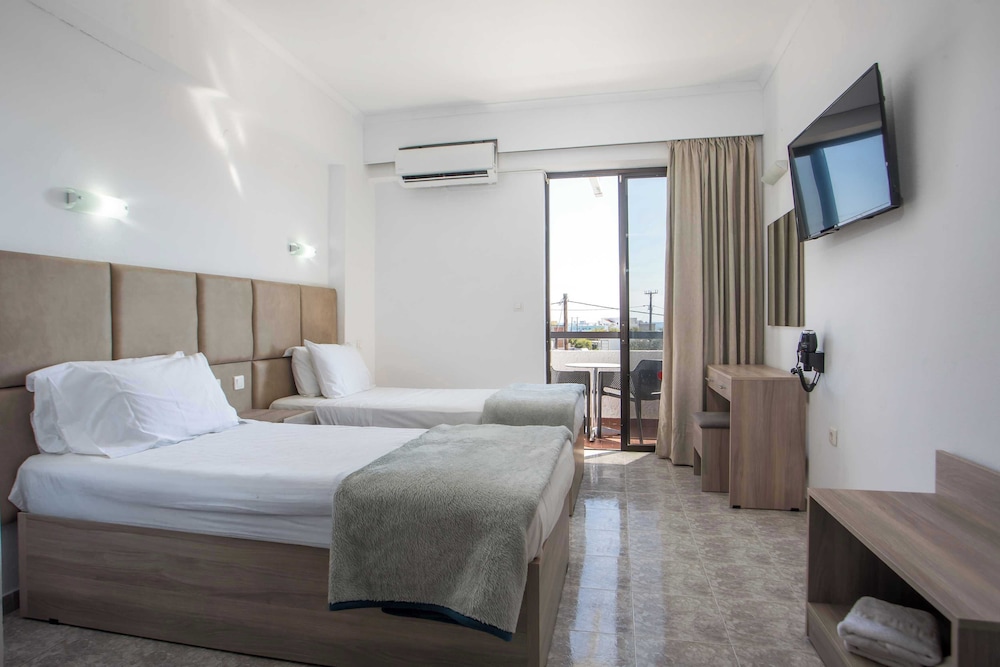 Butterfly Studios — Hotel rooms in Faliraki, South Aegean