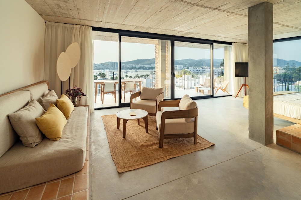Bonito Ibiza by NCalma Hotels — Hotel rooms in San Antonio, Balearic Islands