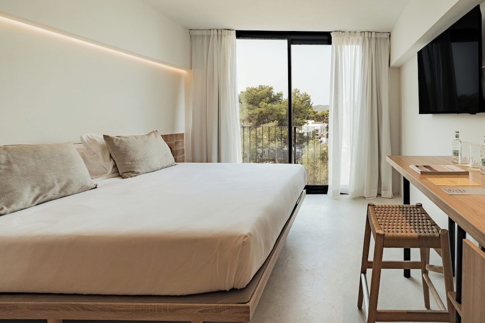 Bonito Ibiza by NCalma Hotels — Hotel rooms in San Antonio, Balearic Islands