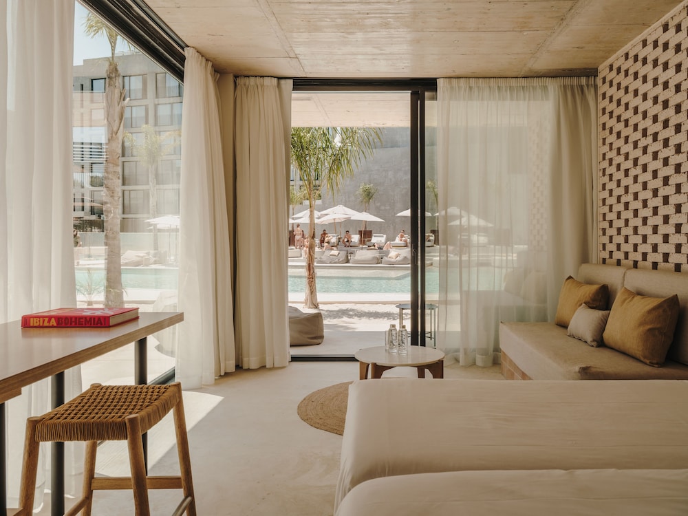 Bonito Ibiza by NCalma Hotels — Hotel rooms in San Antonio, Balearic Islands