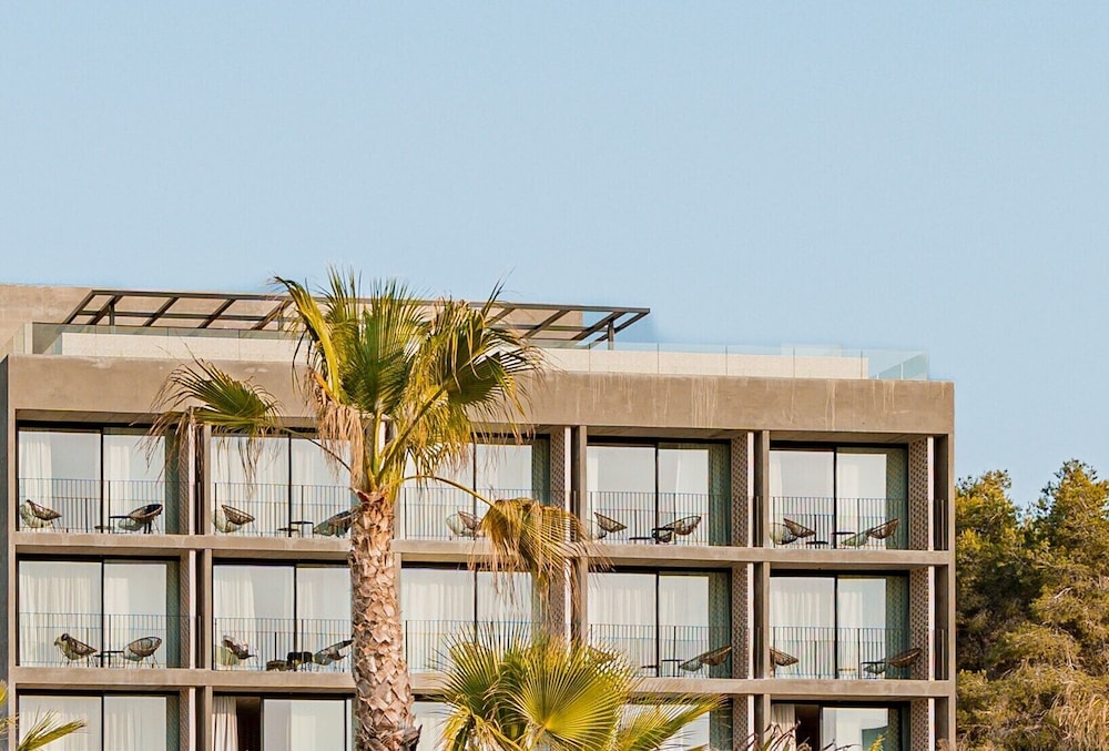 Bonito Ibiza by NCalma Hotels — Hotel building in San Antonio, Balearic Islands