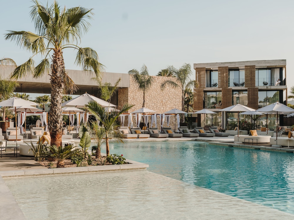 Bonito Ibiza by NCalma Hotels — Swimming pool in San Antonio, Balearic Islands