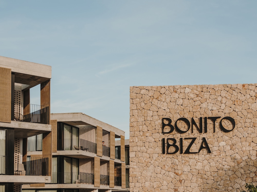 Bonito Ibiza by NCalma Hotels — Hotel building in San Antonio, Balearic Islands