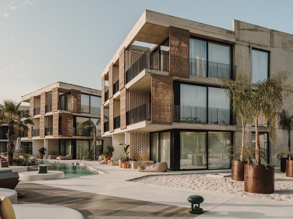 Bonito Ibiza by NCalma Hotels — Hotel building in San Antonio, Balearic Islands