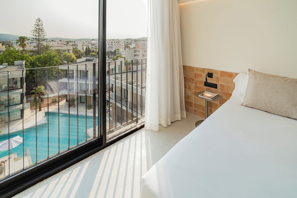 Bonito Ibiza by NCalma Hotels — Hotel rooms in San Antonio, Balearic Islands