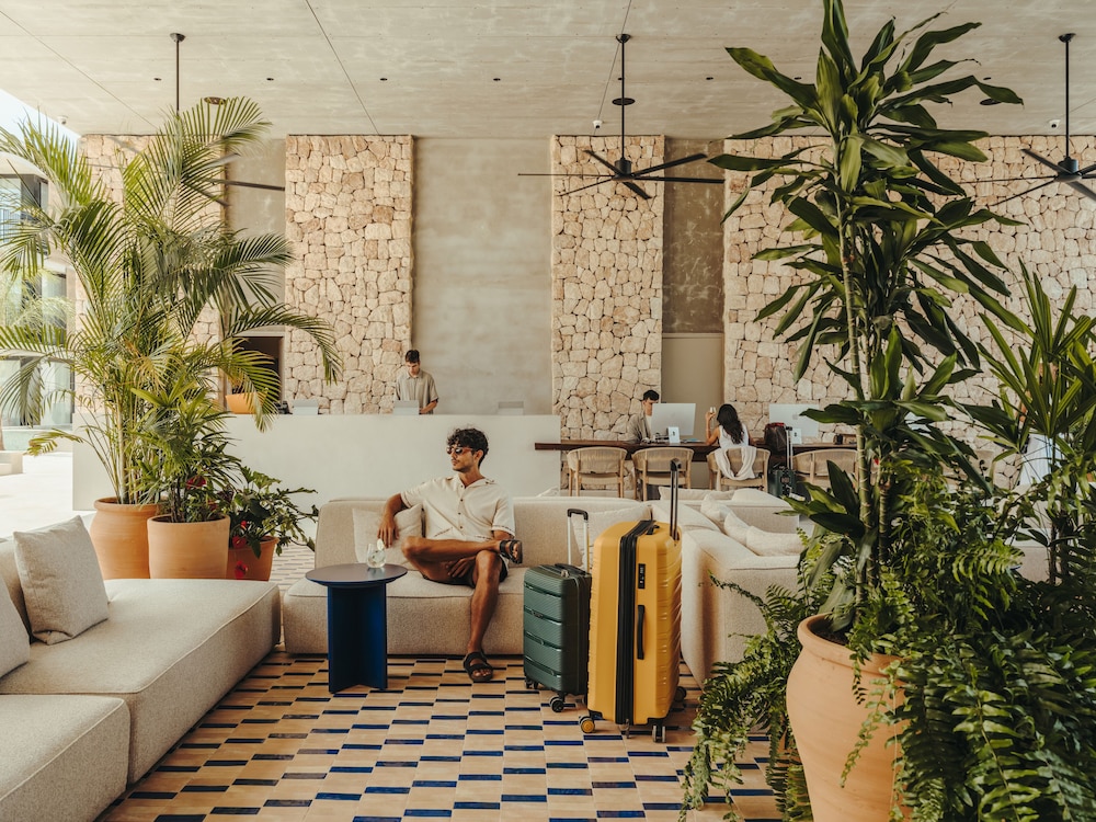 Bonito Ibiza by NCalma Hotels — Hotel building in San Antonio, Balearic Islands