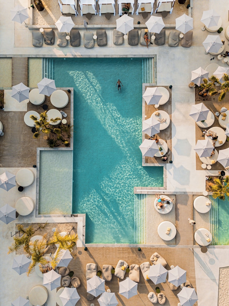 Bonito Ibiza by NCalma Hotels — Swimming pool in San Antonio, Balearic Islands